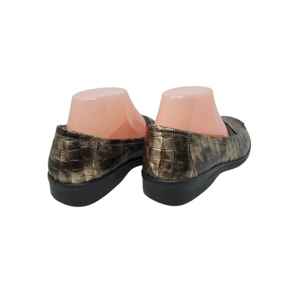 Womens Easy Street Slide On Alligator Pattern Leather Silver,Brown Loafers - Picture 7 of 8